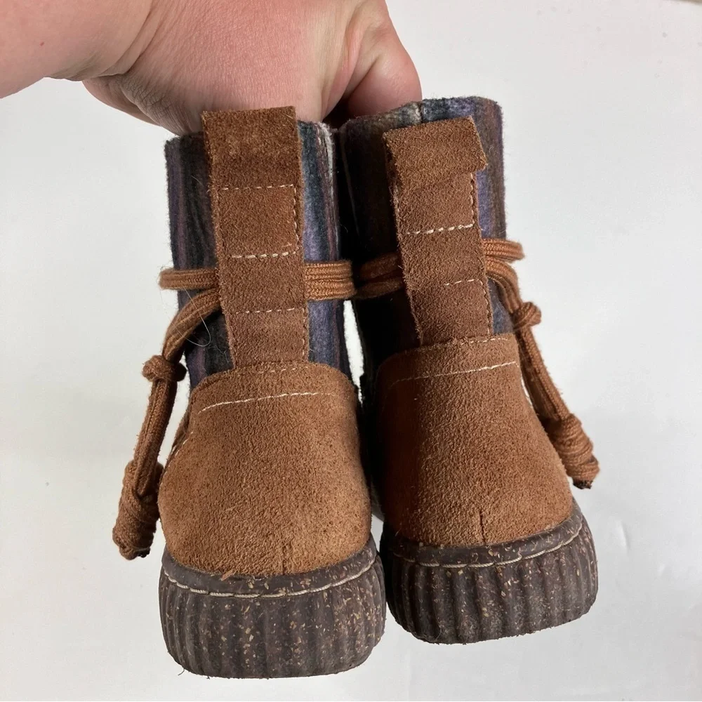 Clarks Caroline Lily boots suede size‎ 6 side zipper closure